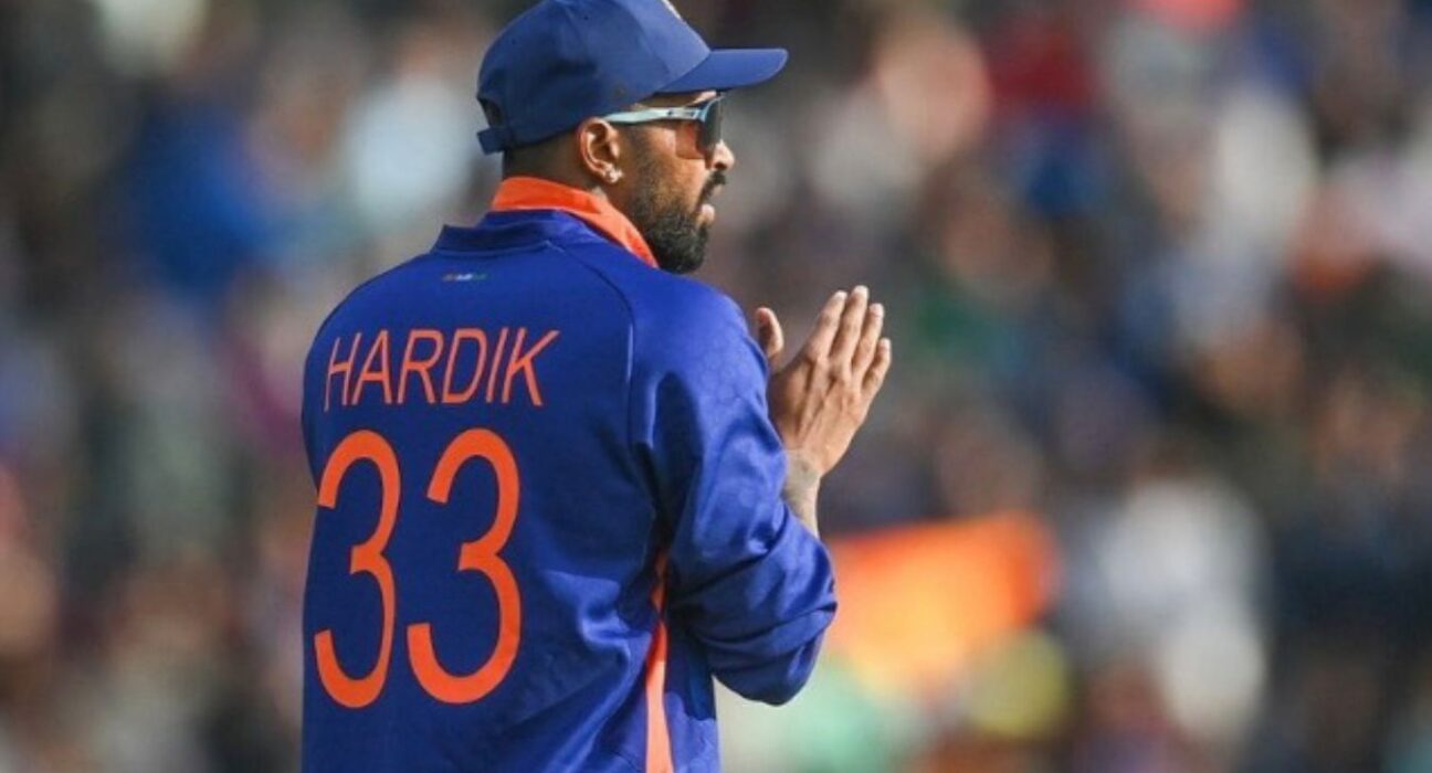 Hardik Pandya became the first captain to take a wicket in t20i - Ind vs Ire