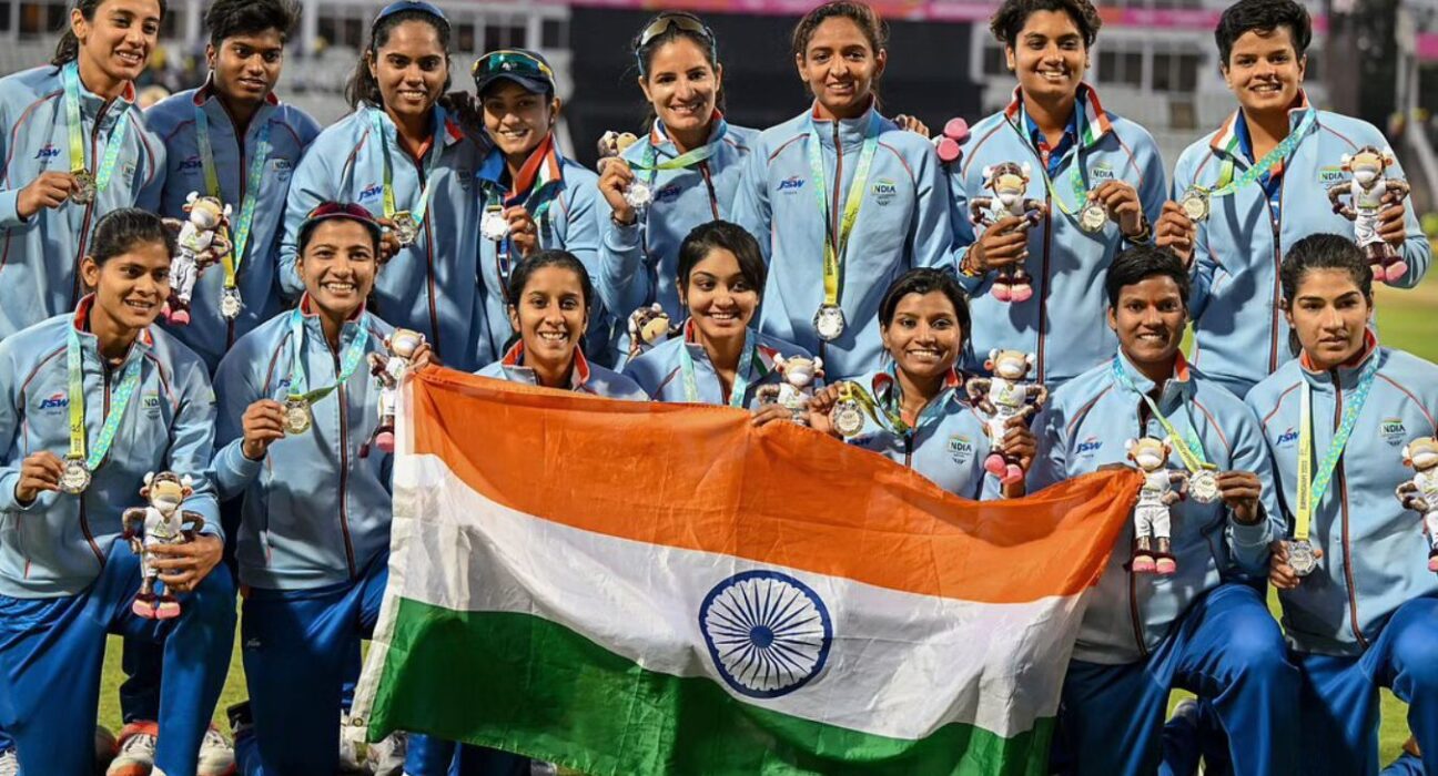 CWG 2022: India wins Silver after losing the final by 9 runs against the Aussies