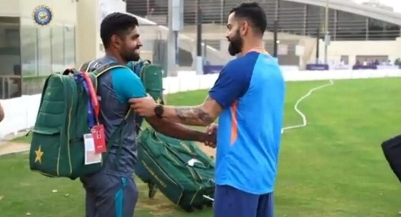 Virat Kohli Meets Pakistan Captain Babar Azam Ahead of Asia Cup 2022 Clash