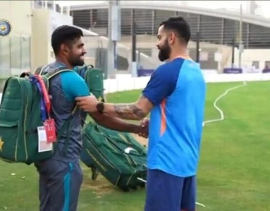 Virat Kohli Meets Pakistan Captain Babar Azam Ahead of Asia Cup 2022 Clash