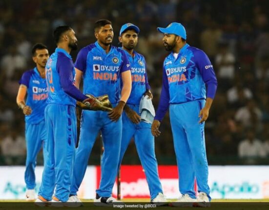 India vs Australia: Virat Kohli’s Reaction To Umesh Yadav Being Hit For Boundaries Becomes An Instant Meme