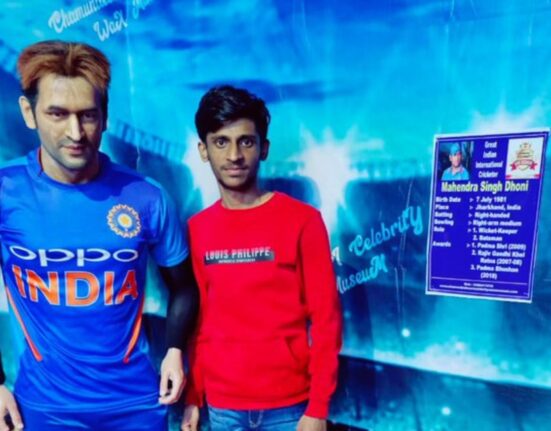 Dhoni or Ranbir Kapoor? MSD’s Wax Statue in Mysore Has Sent Cricket Fans in a Meltdown