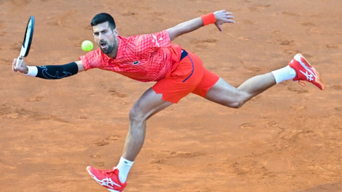 Novak Djokovic Struggles Against Rome Opener Iga Swiatek